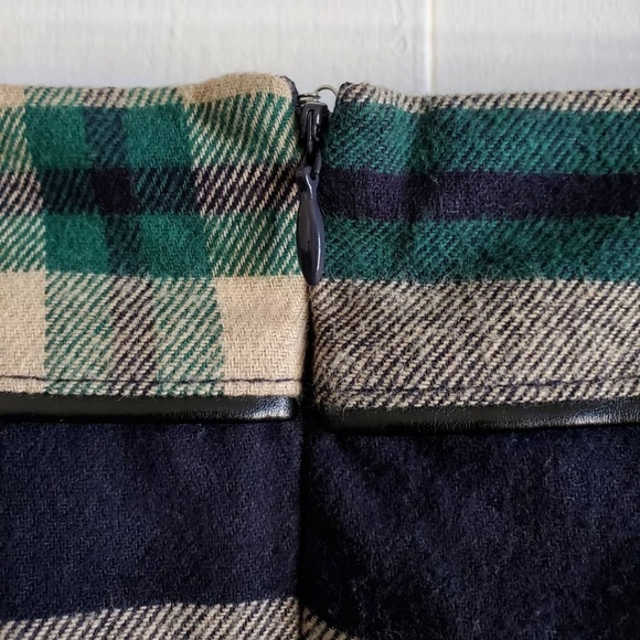 Tommy Hilfiger Green Plaid Mini Skirt - Picture 5 of 6